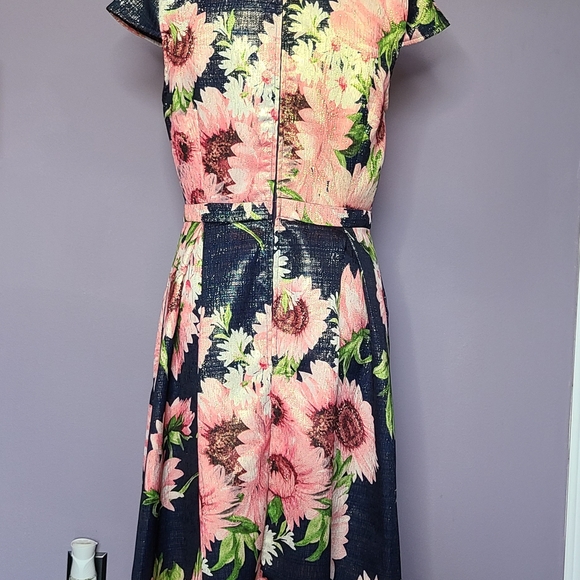 Modcloth Floral Cap Sleeve Dress - Picture 6 of 6